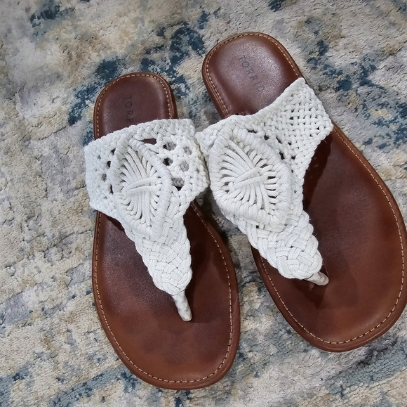 torrid White Woven Toe-Post Sandals with Brown Footbed - Picture 2 of 5